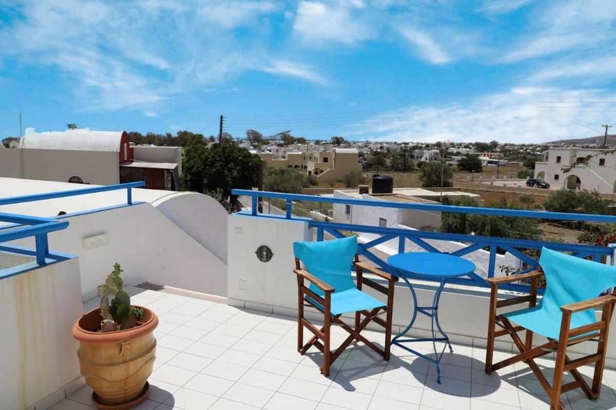 Santorini Seaside Retreat - Flora'S Summer Escape Períssa Extérieur photo