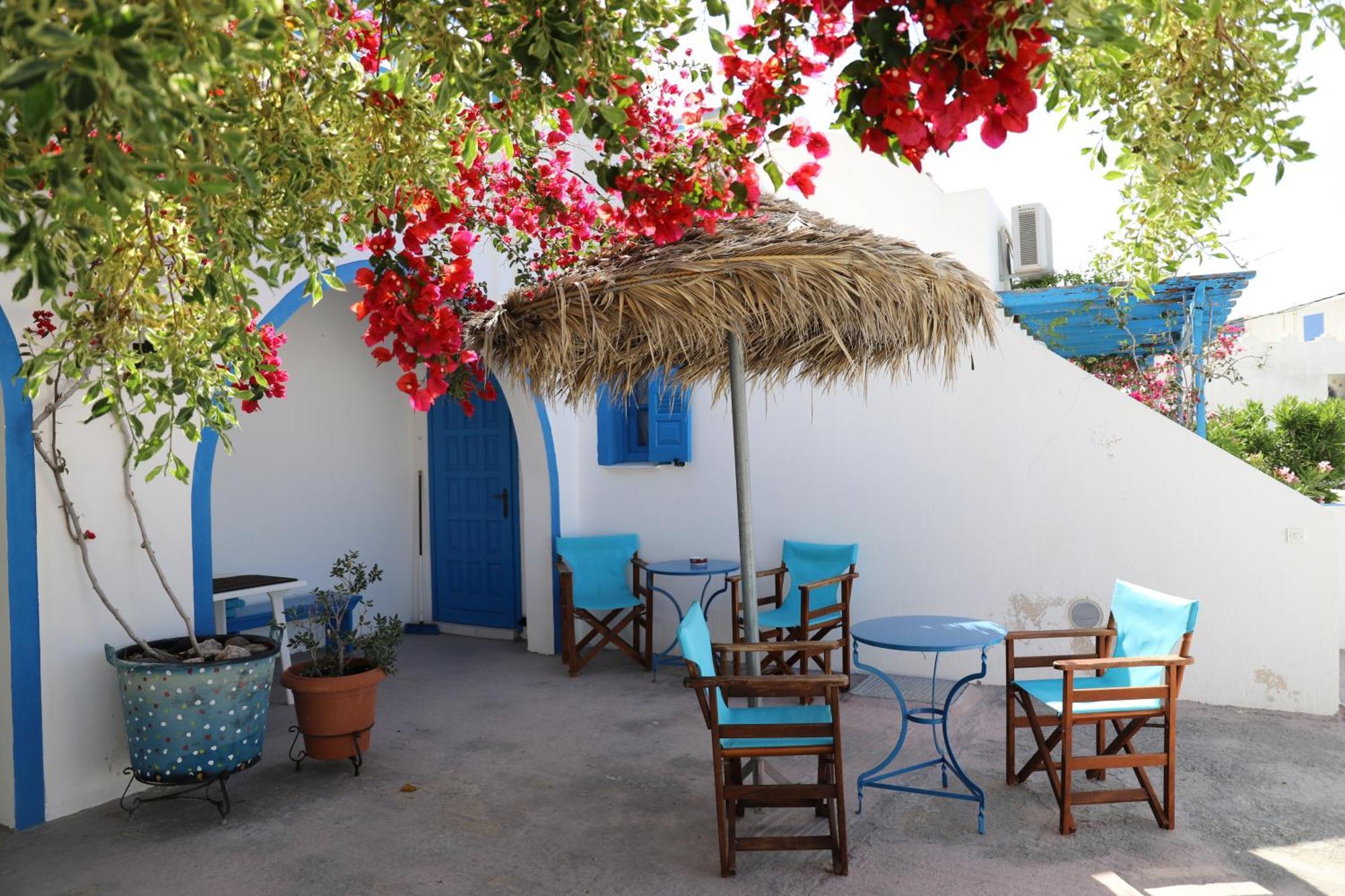 Santorini Seaside Retreat - Flora'S Summer Escape Períssa Extérieur photo
