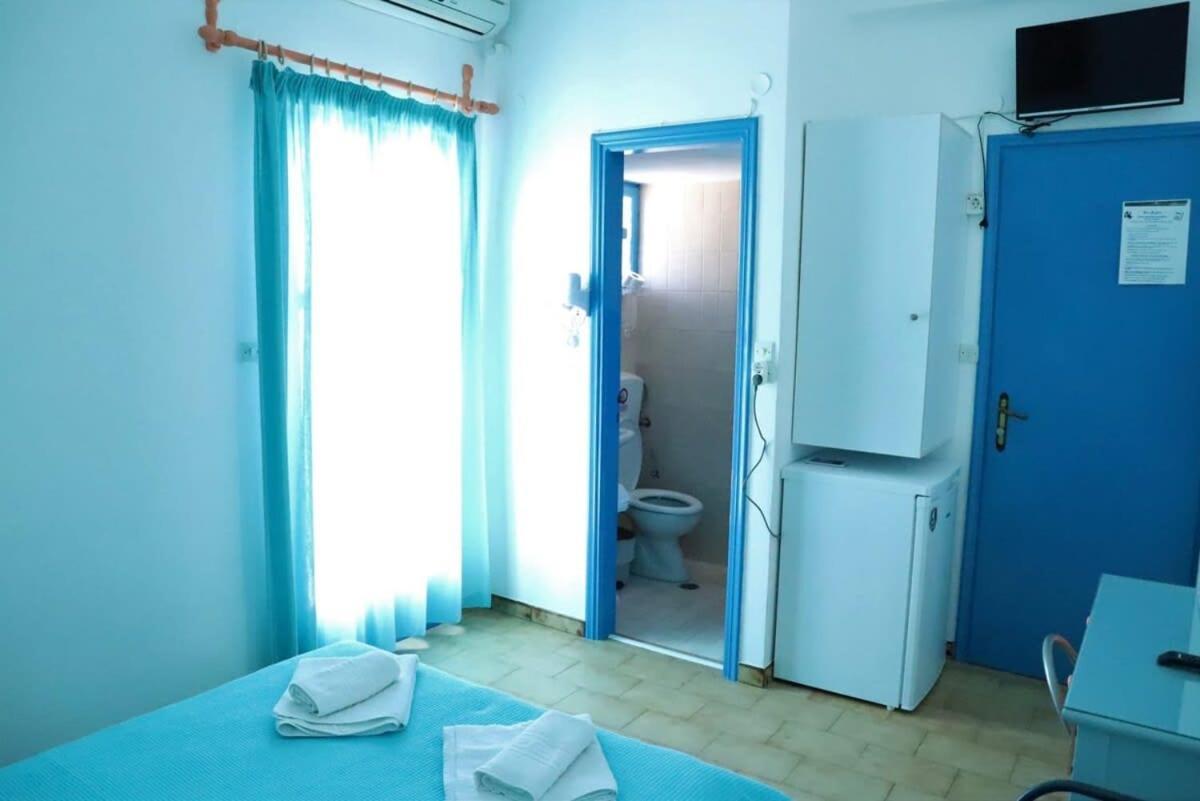 Santorini Seaside Retreat - Flora'S Summer Escape Períssa Extérieur photo